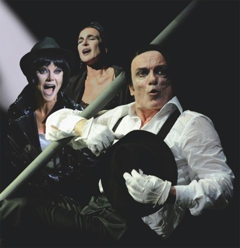 Fenice: quanta polvere su â€œLâ€™Opera da tre soldiâ€!